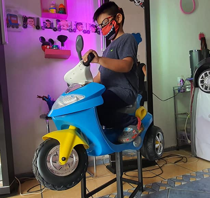 Corte de cabello para niños - Estética Infantil PELUKIDS